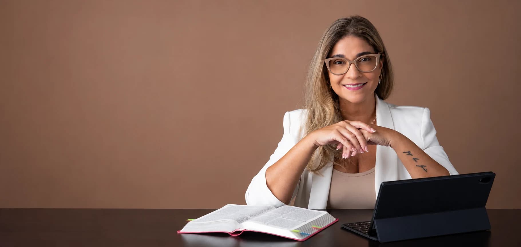 Elaine Gouvêa em seu espaço de atendimento